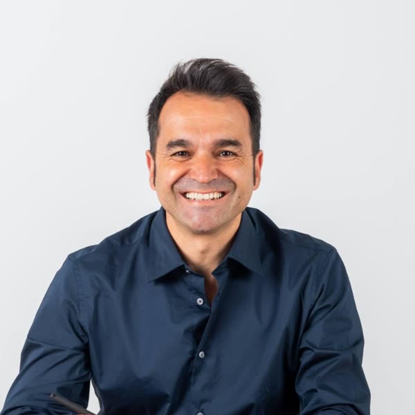 Manu Velasco